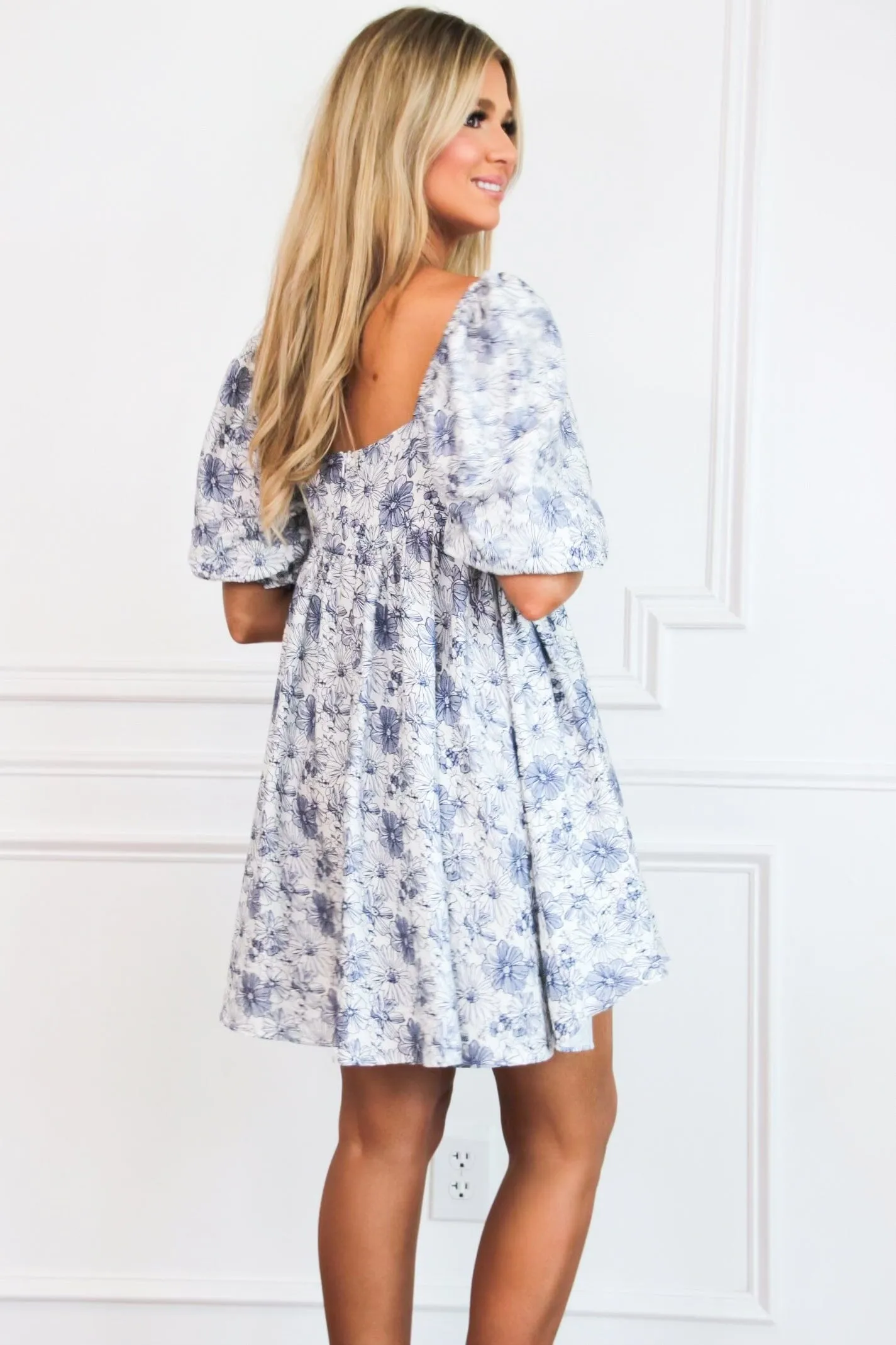 Daisy Floral Babydoll Dress: White/Navy