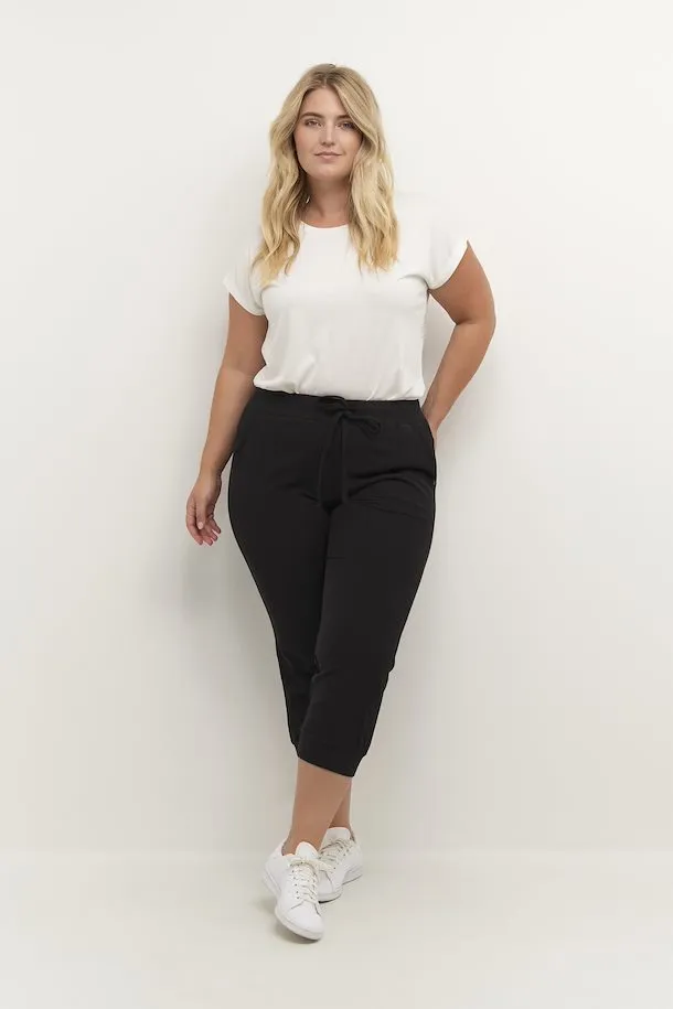 Kaffe Curve Capri Joggers in Black