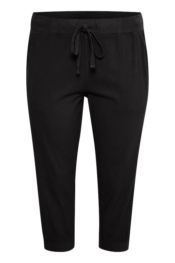 Kaffe Curve Capri Joggers in Black