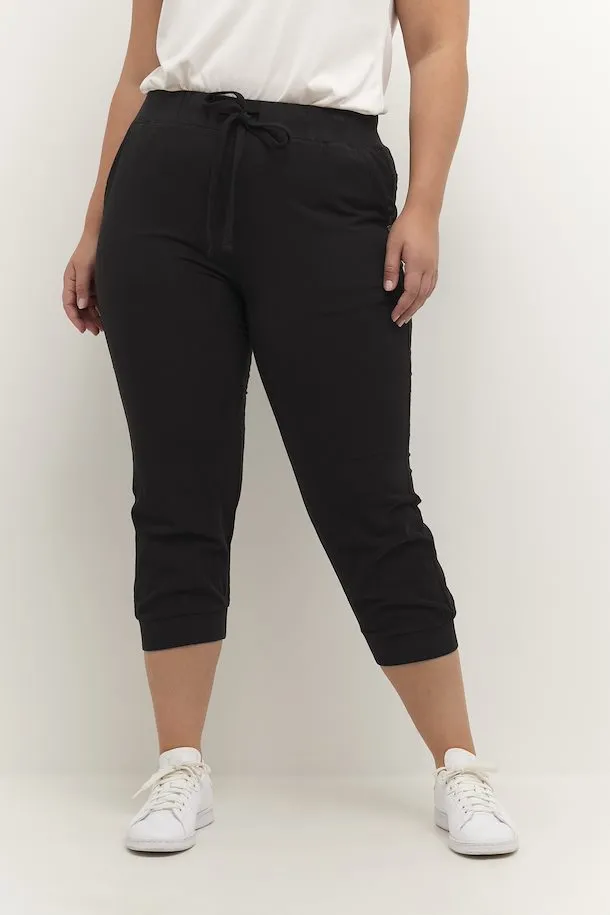 Kaffe Curve Capri Joggers in Black