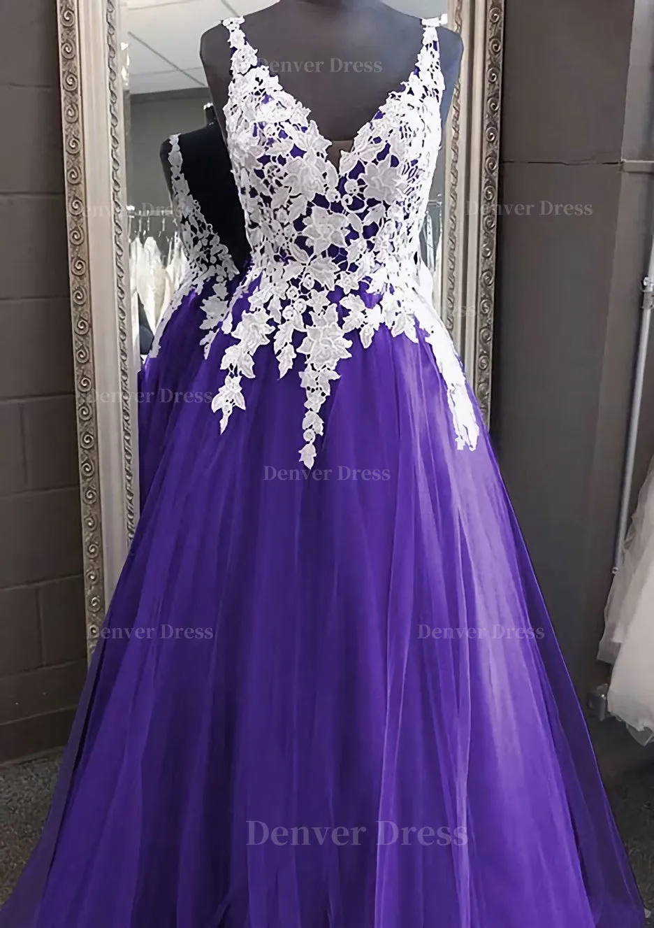 Princess V Neck Long/Floor-Length Tulle Prom Dress With Appliqued Lace