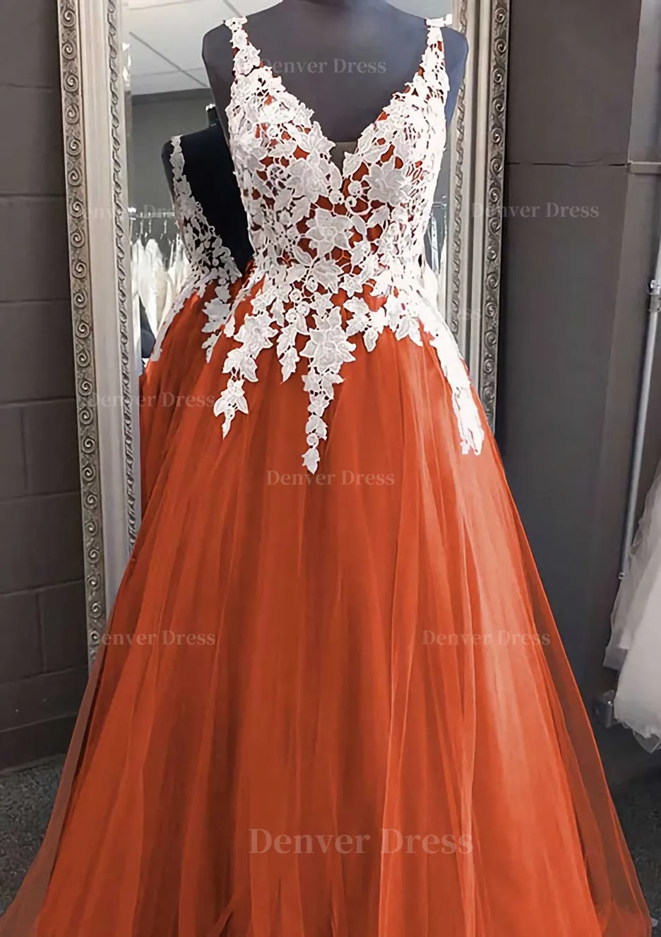 Princess V Neck Long/Floor-Length Tulle Prom Dress With Appliqued Lace