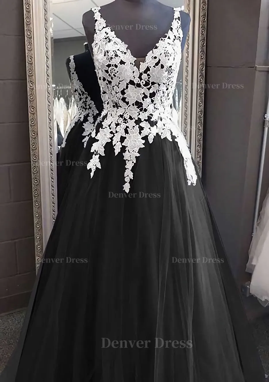 Princess V Neck Long/Floor-Length Tulle Prom Dress With Appliqued Lace