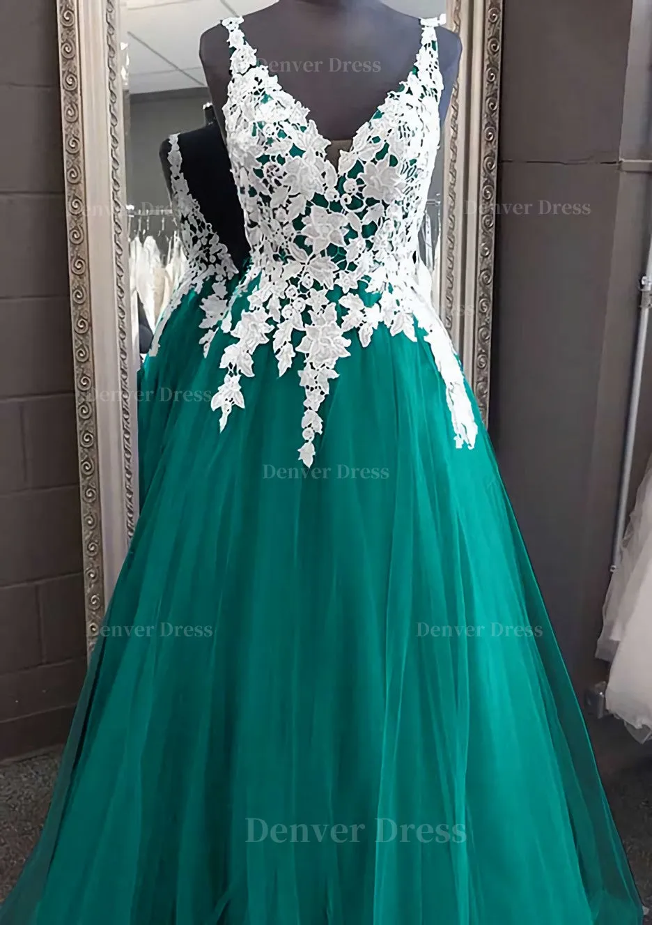 Princess V Neck Long/Floor-Length Tulle Prom Dress With Appliqued Lace