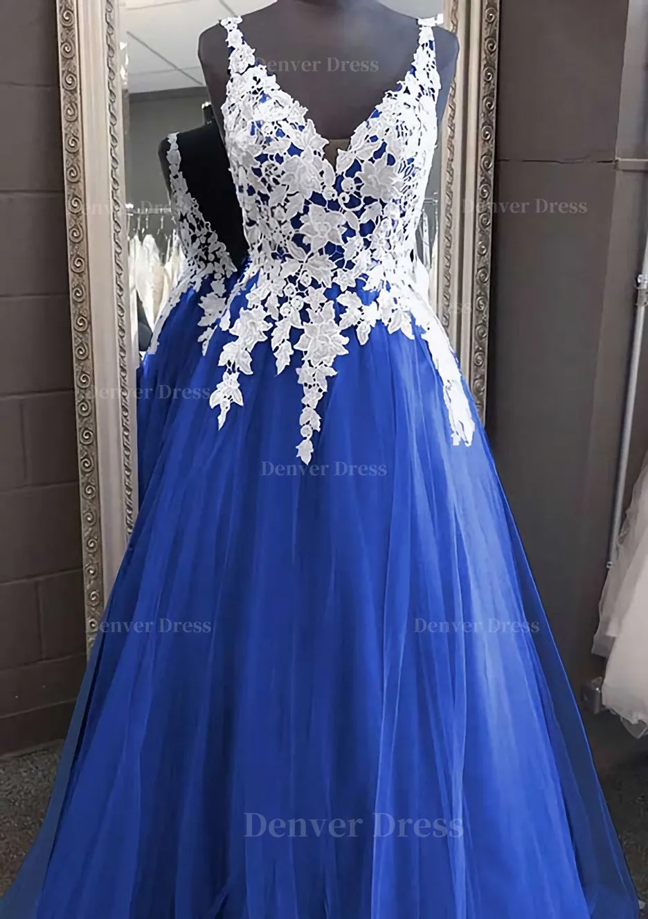 Princess V Neck Long/Floor-Length Tulle Prom Dress With Appliqued Lace