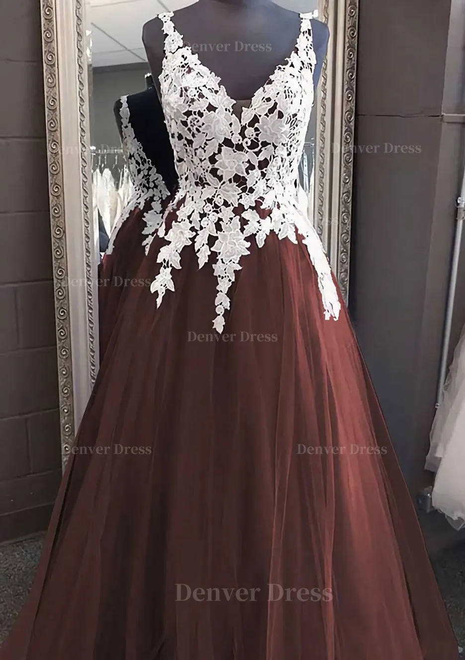 Princess V Neck Long/Floor-Length Tulle Prom Dress With Appliqued Lace