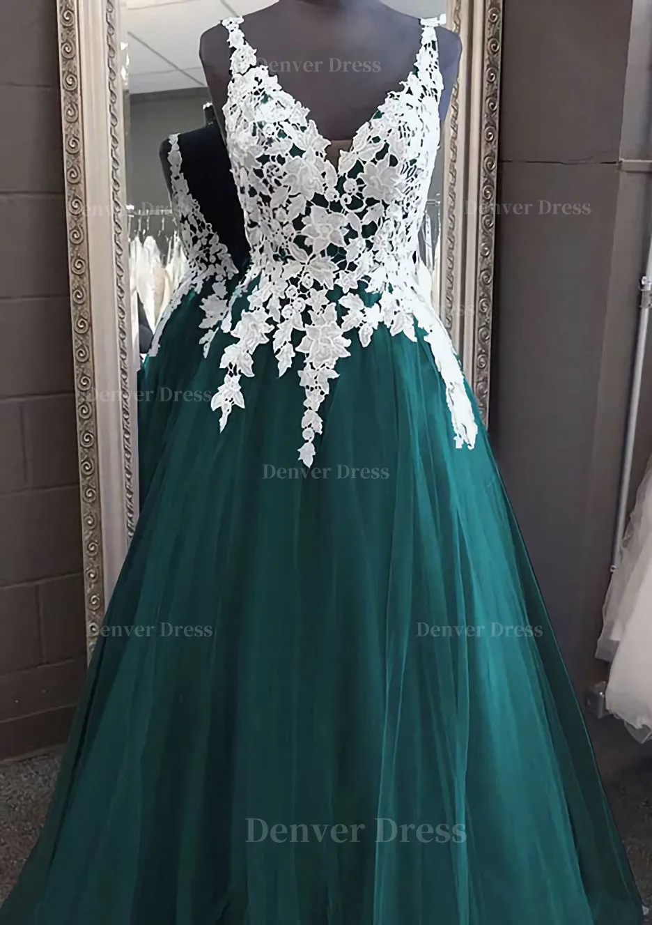 Princess V Neck Long/Floor-Length Tulle Prom Dress With Appliqued Lace