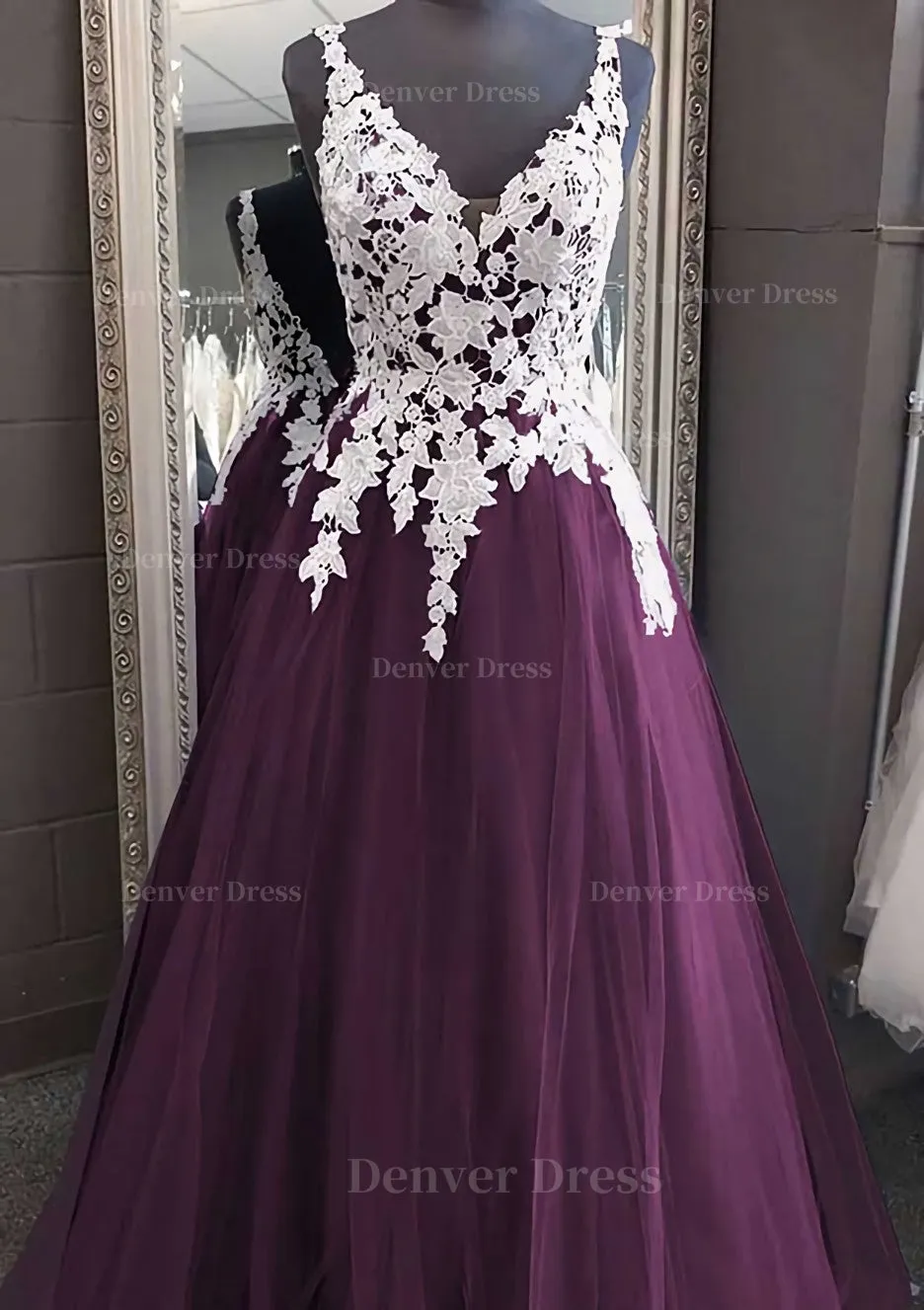 Princess V Neck Long/Floor-Length Tulle Prom Dress With Appliqued Lace