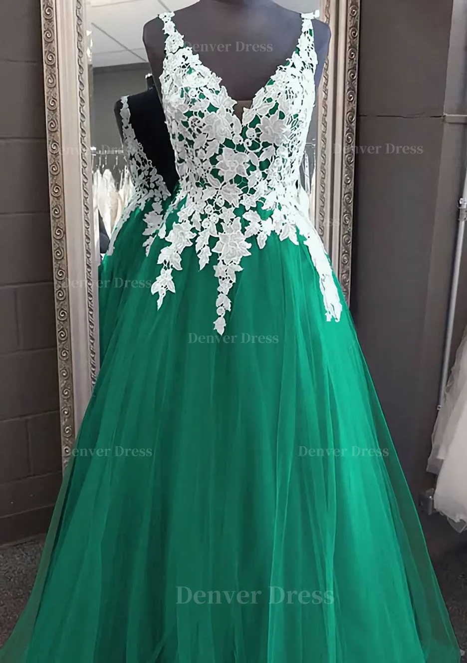 Princess V Neck Long/Floor-Length Tulle Prom Dress With Appliqued Lace