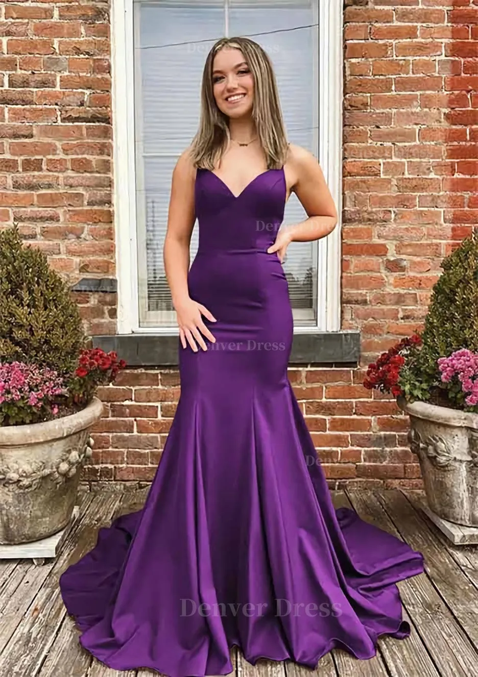 Trumpet/Mermaid V Neck Spaghetti Straps Sweep Train Satin Prom Dress